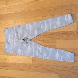 Athleta Elation 7/8‎ Tights Leggings Grey Camo XS